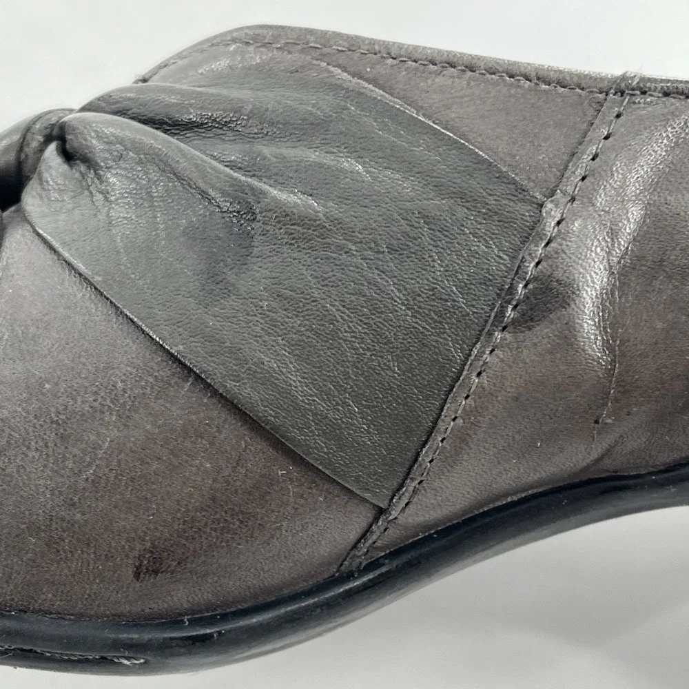 Cobb Hill New Balance Rockport Leather Women 7 Pump Taupe / Grey Ruched Mid Heel